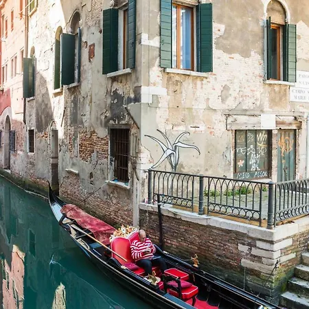 Venice In The House Exterior photo